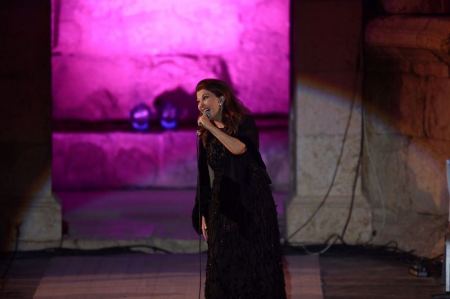 ماجدة الرومي تعيد البهجة والألق لمهرجان جرش